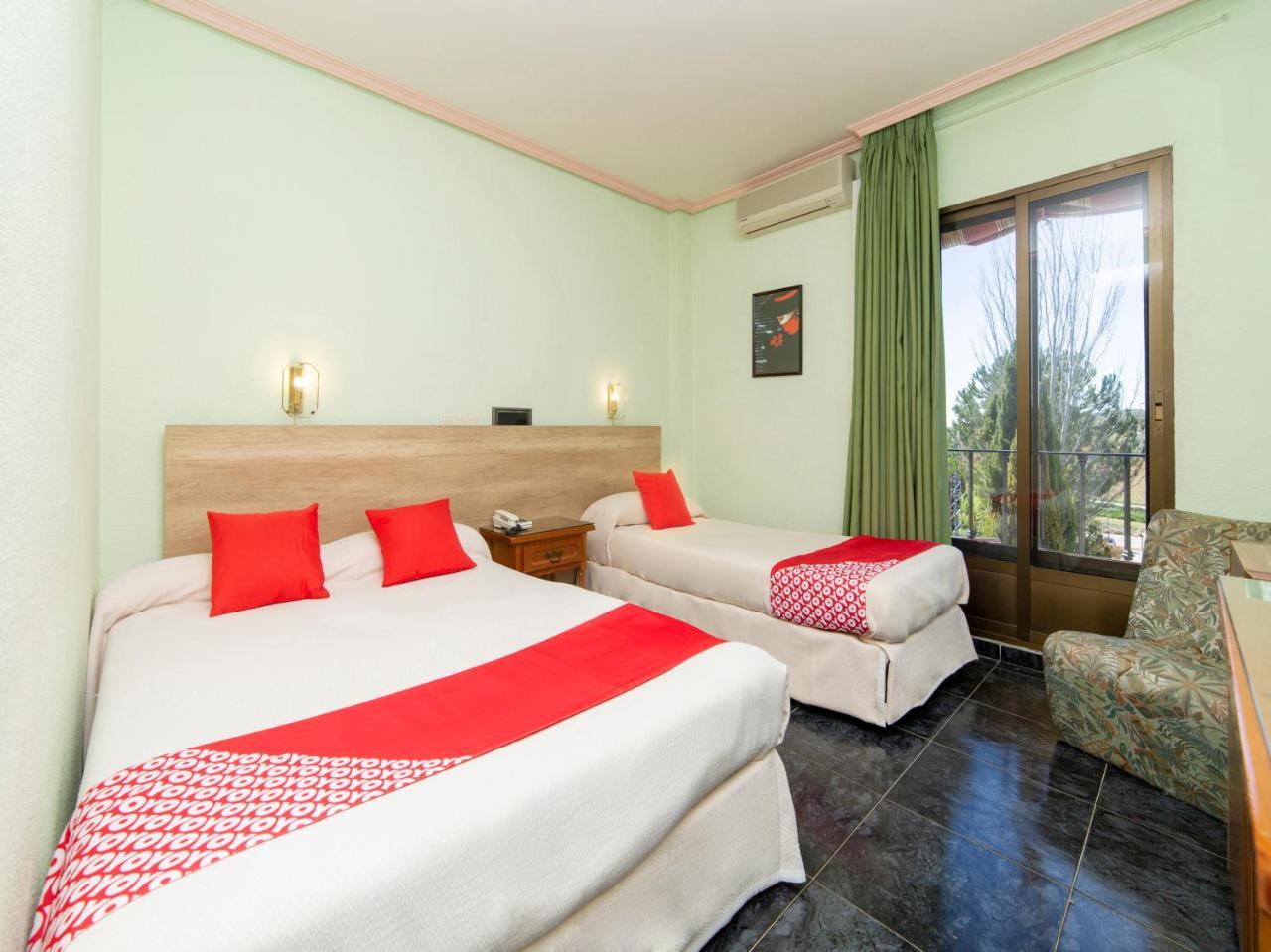 Hotel El Prado By Vivere Stays Carrascosa del Campo Kültér fotó
